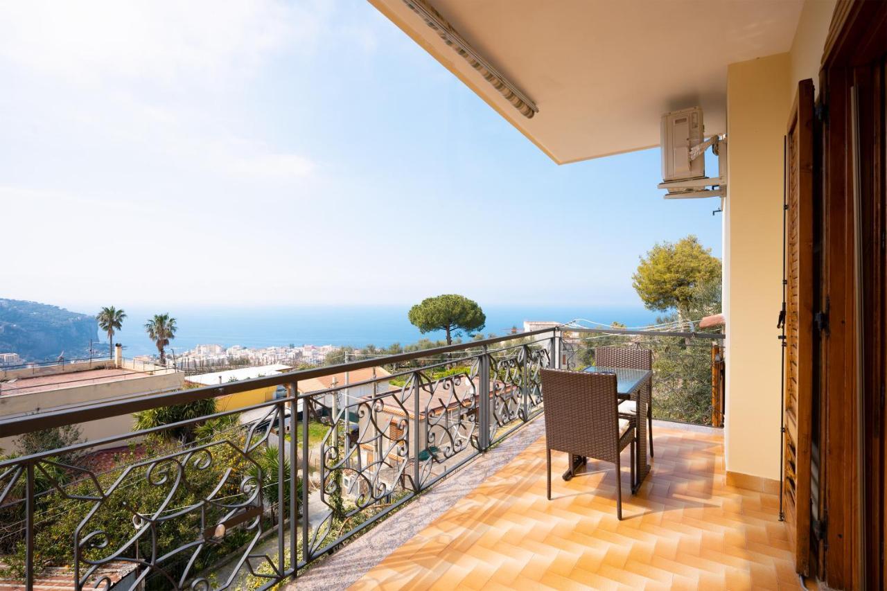 Seascape - Noemi'S Rooms Vico Equense Bagian luar foto