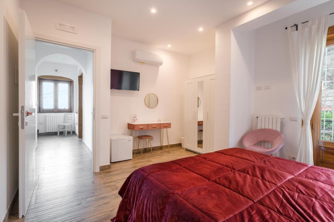 Seascape - Noemi'S Rooms Vico Equense Bagian luar foto